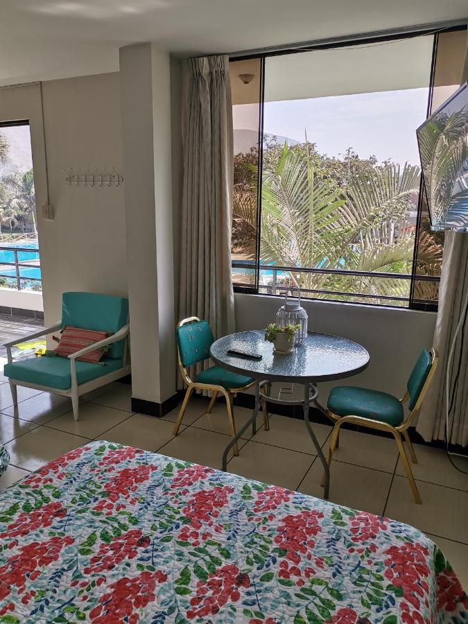 Mi Pequeno Club Hotel Лима Екстериор снимка