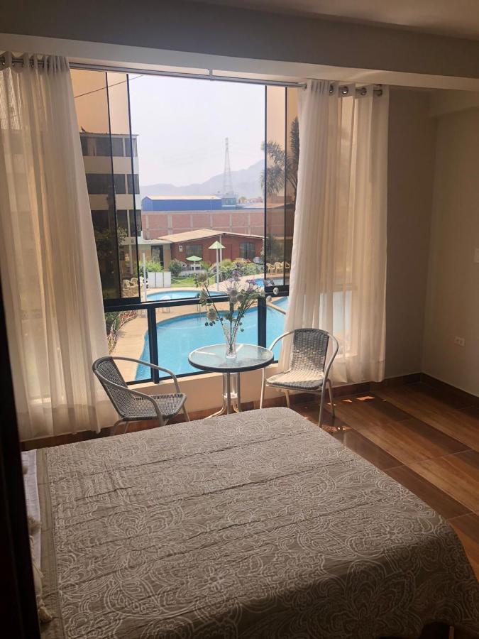 Mi Pequeno Club Hotel Лима Екстериор снимка