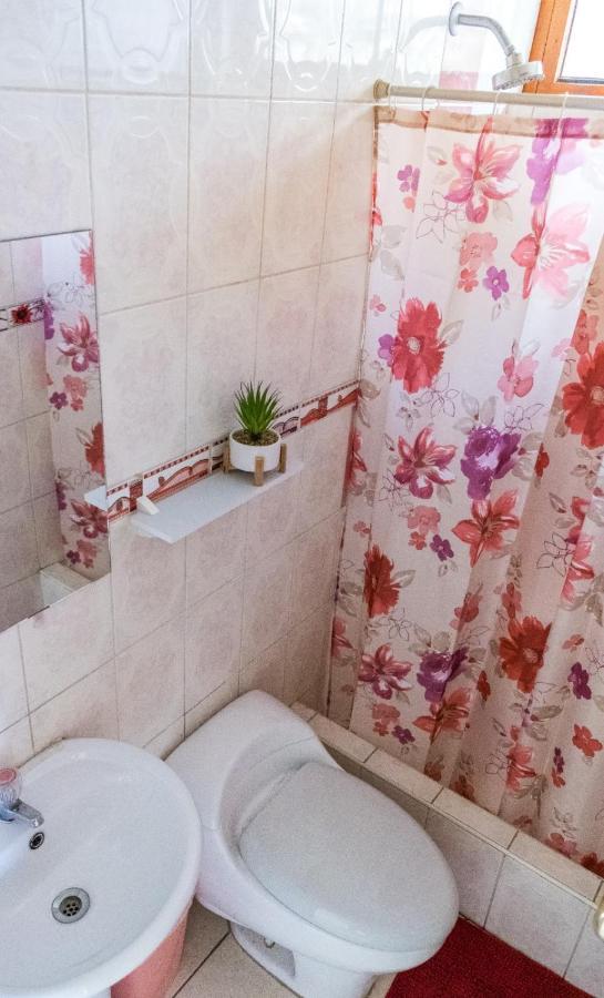 Mi Pequeno Club Hotel Лима Екстериор снимка